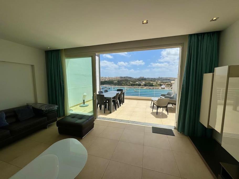 Penthouse -Centre Of Sliema - Best View In Malta Buitenkant foto